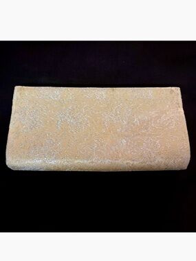 Vintage Cream Embossed Hinge Evening Clutch